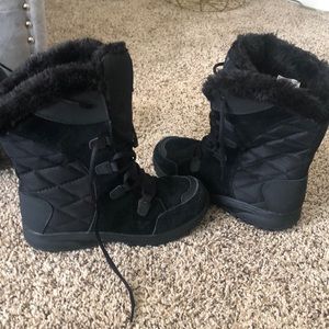 Columbia Woman’s black winter boots